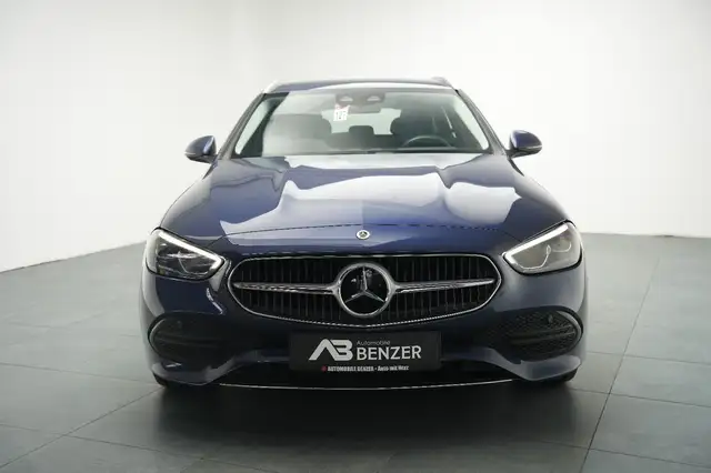 Mercedes-Benz C-Class view 4