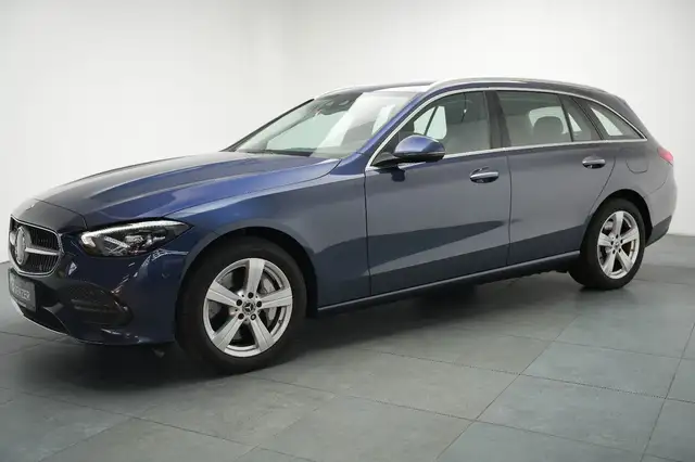 Mercedes-Benz C-Class view 6