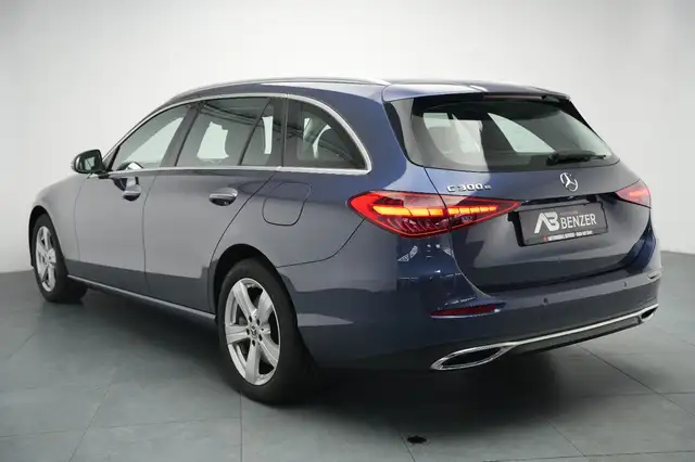 Mercedes-Benz C-Class view 7