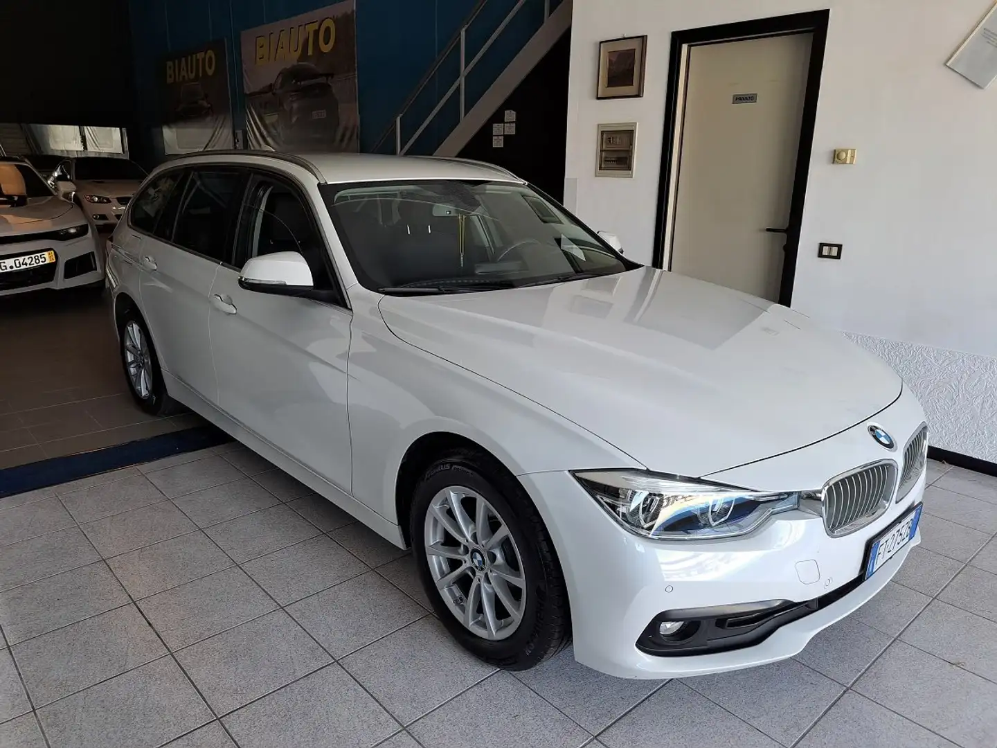 BMW 316 d F31 Touring  Bus Adv *NAVI PROF*FULL LED* Wit - 1