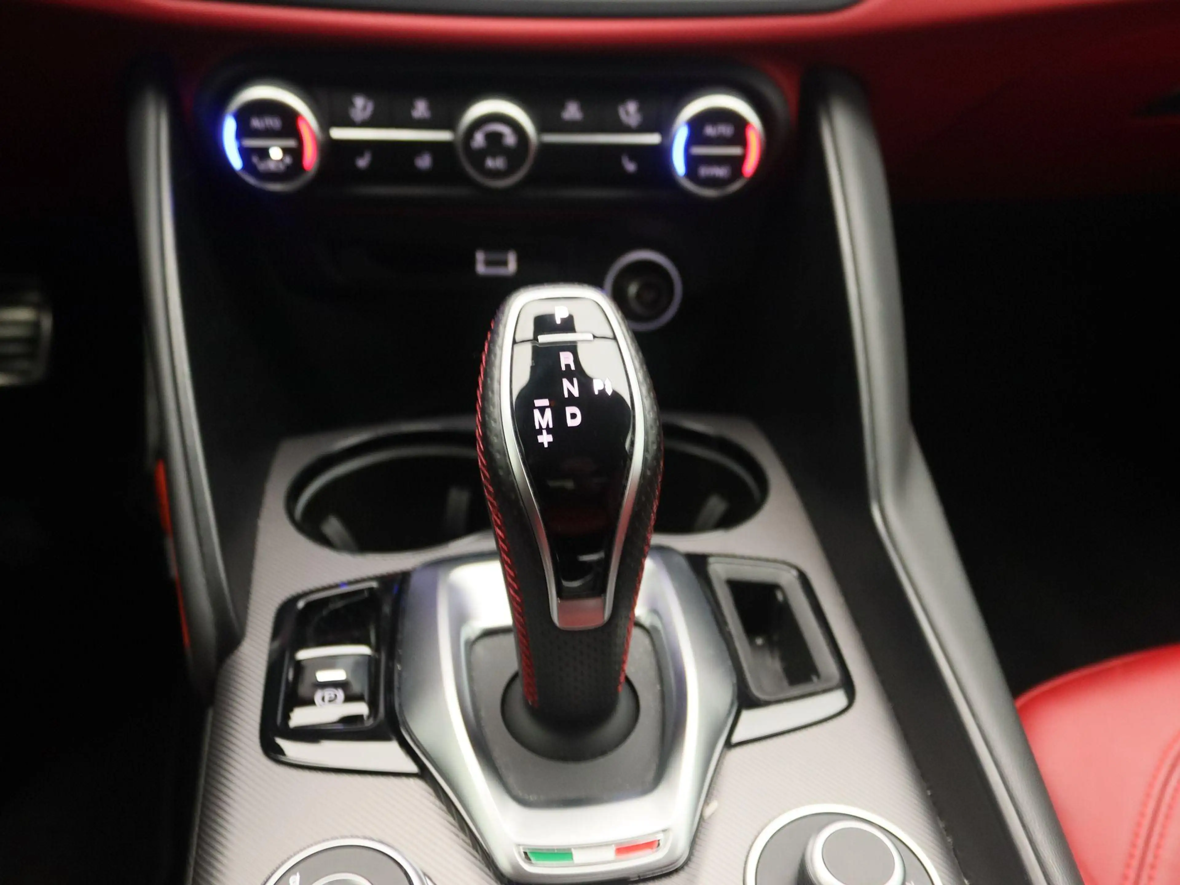 Alfa Romeo Giulia 2.0T Sprint | Navigatie | Leder | Camera | — photo 12