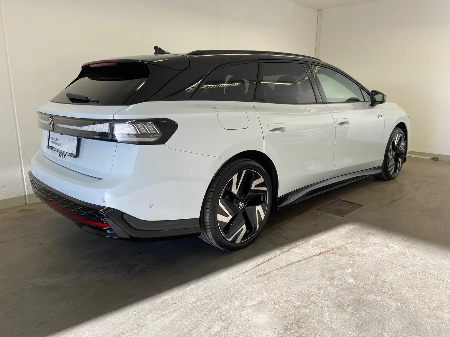 Volkswagen ID.7 Tourer GTX 4MOTION 250 kW Business Weiß - 2