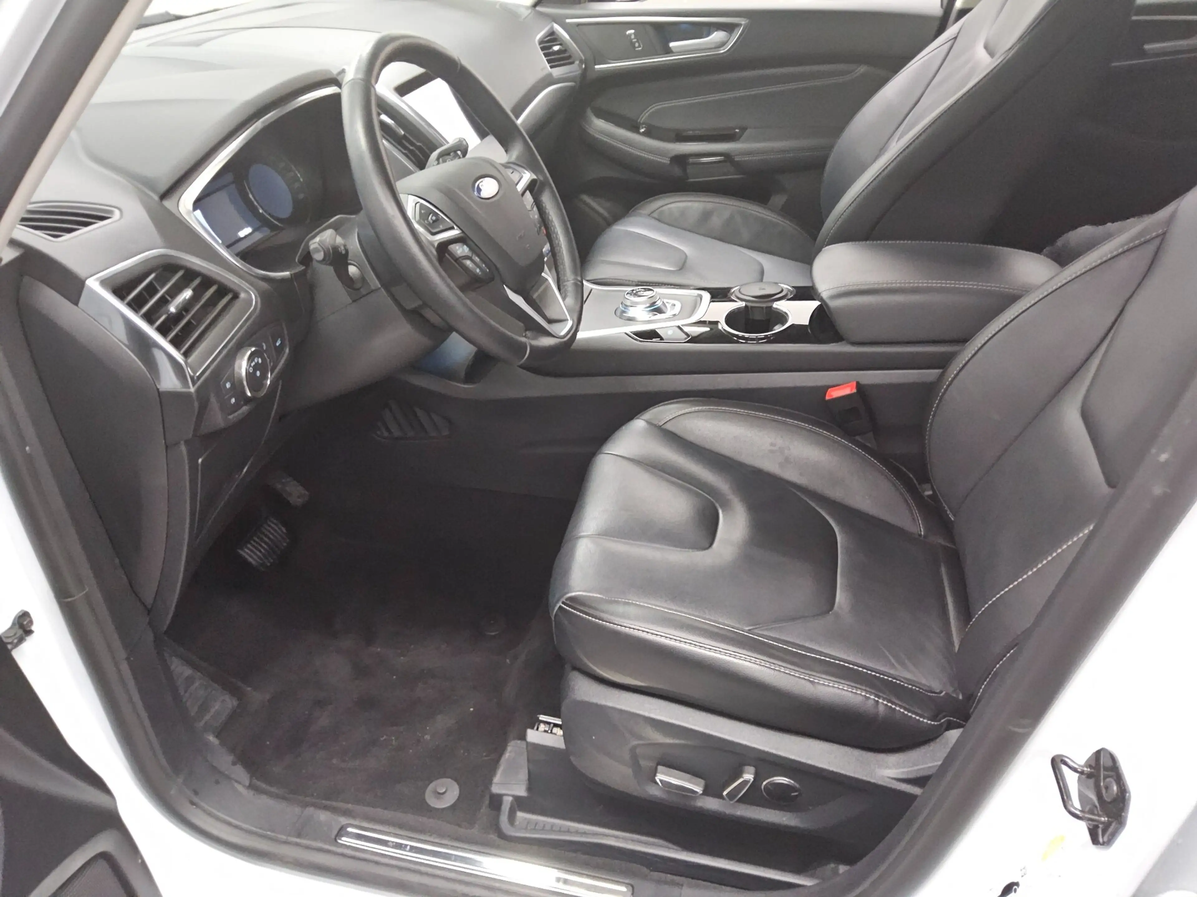 Ford S-Max — photo 8