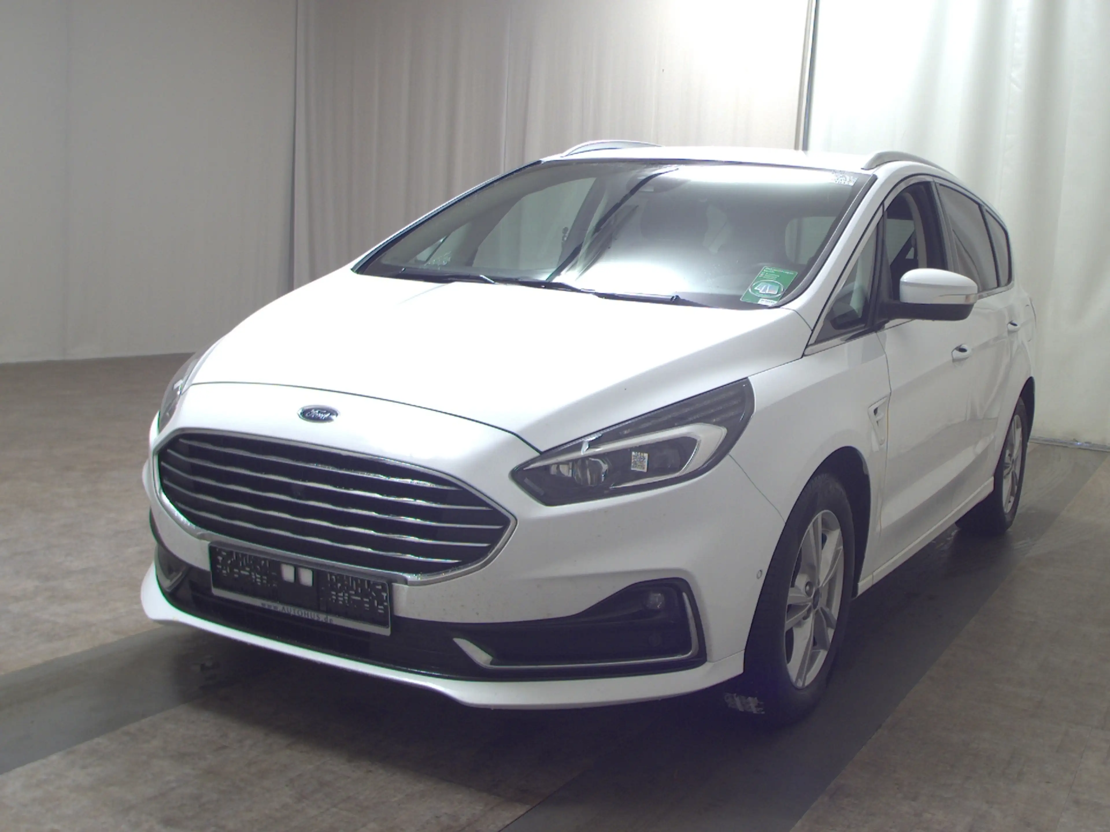 Ford S-Max — photo 2