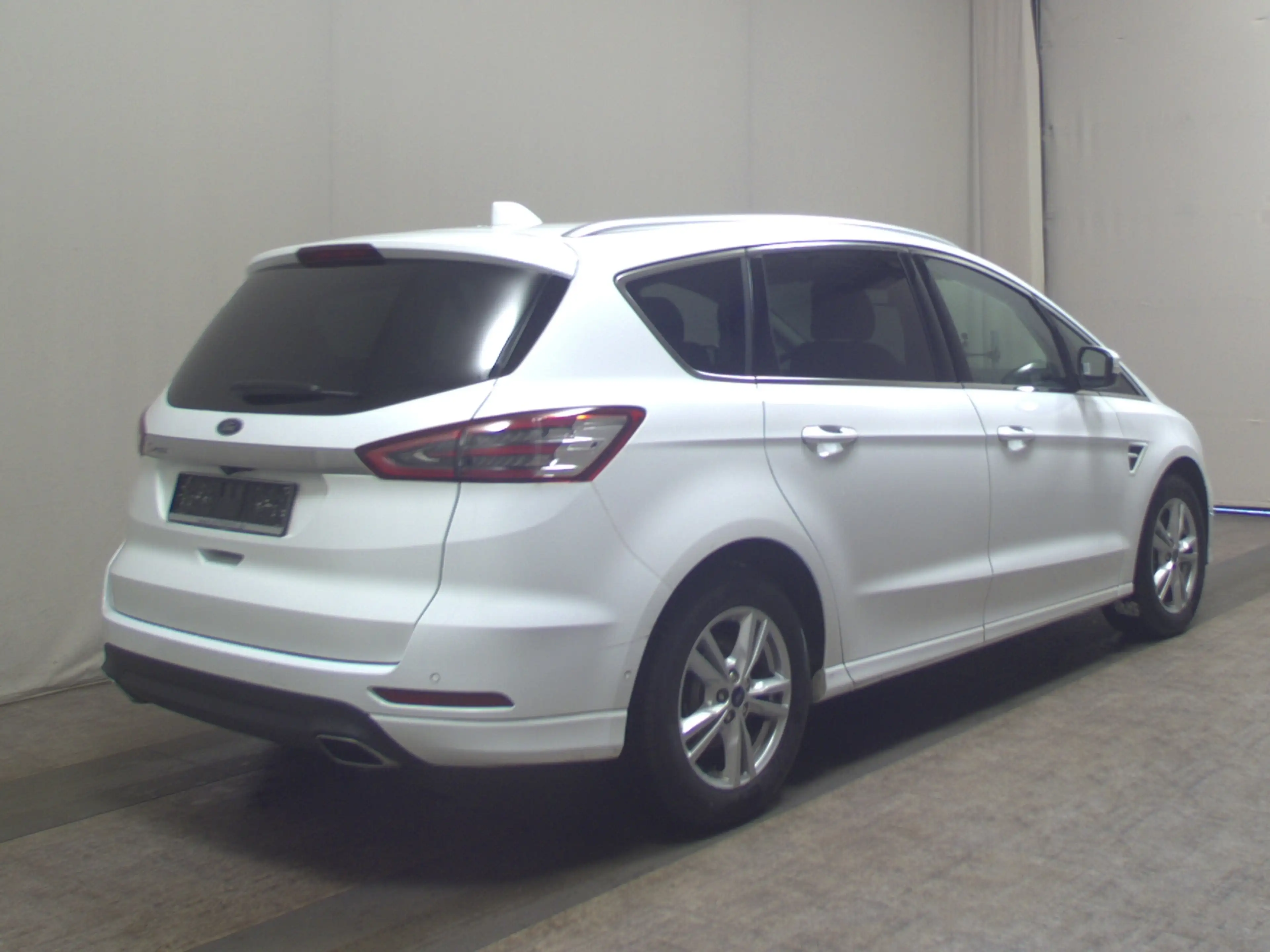 Ford S-Max — photo 4