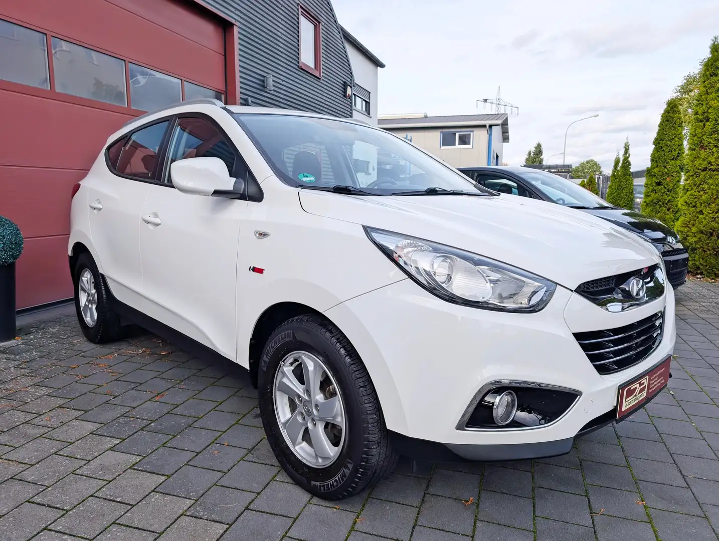 Hyundai iX35 ix35 1.6 "Snow" *KLIMA/SITZHEIZUNG/AHK/PDC* Weiß - 2