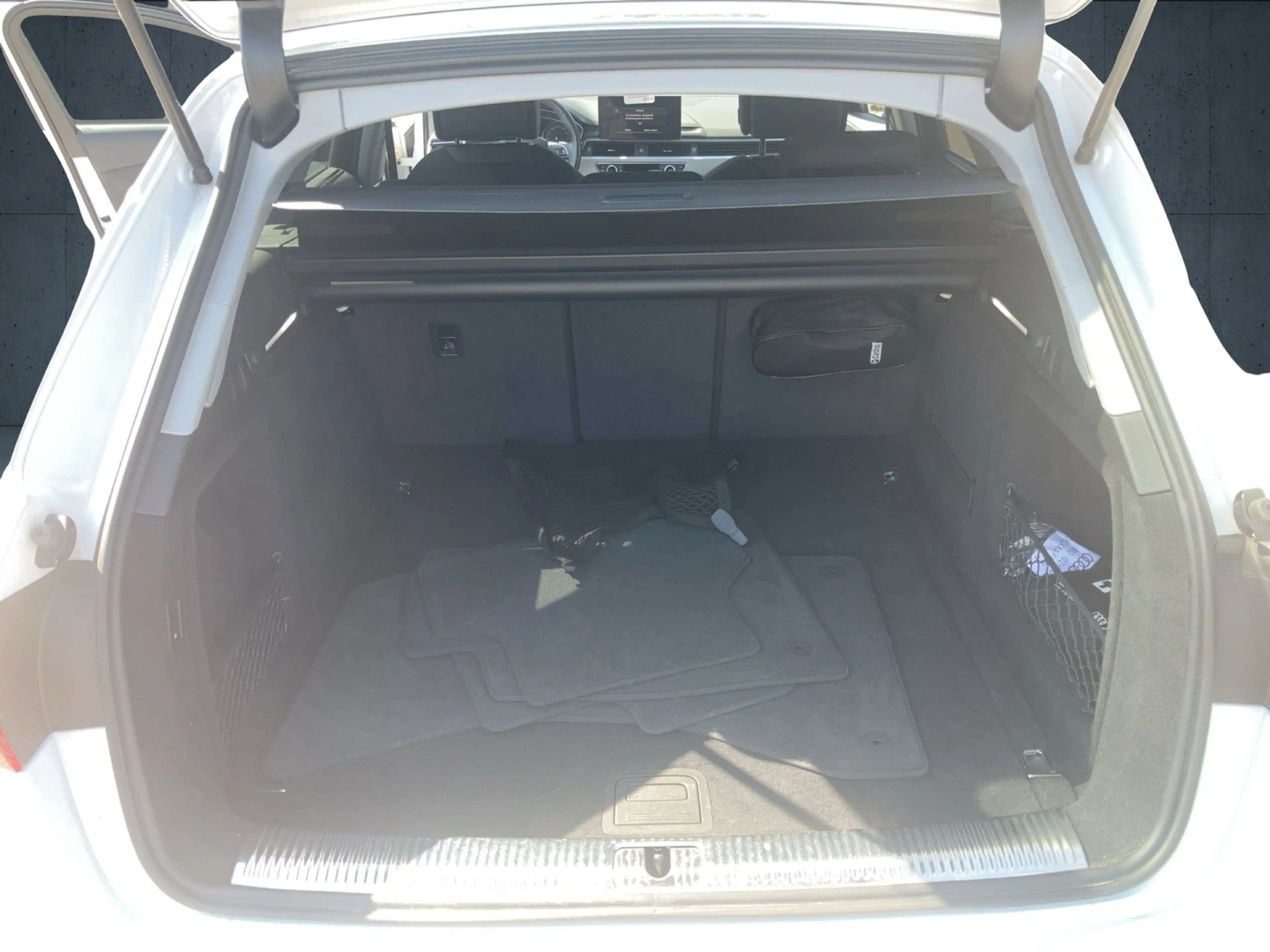 Audi A4 Avant Advanced advanced 40 TDI quattro 150(204) S — photo 14