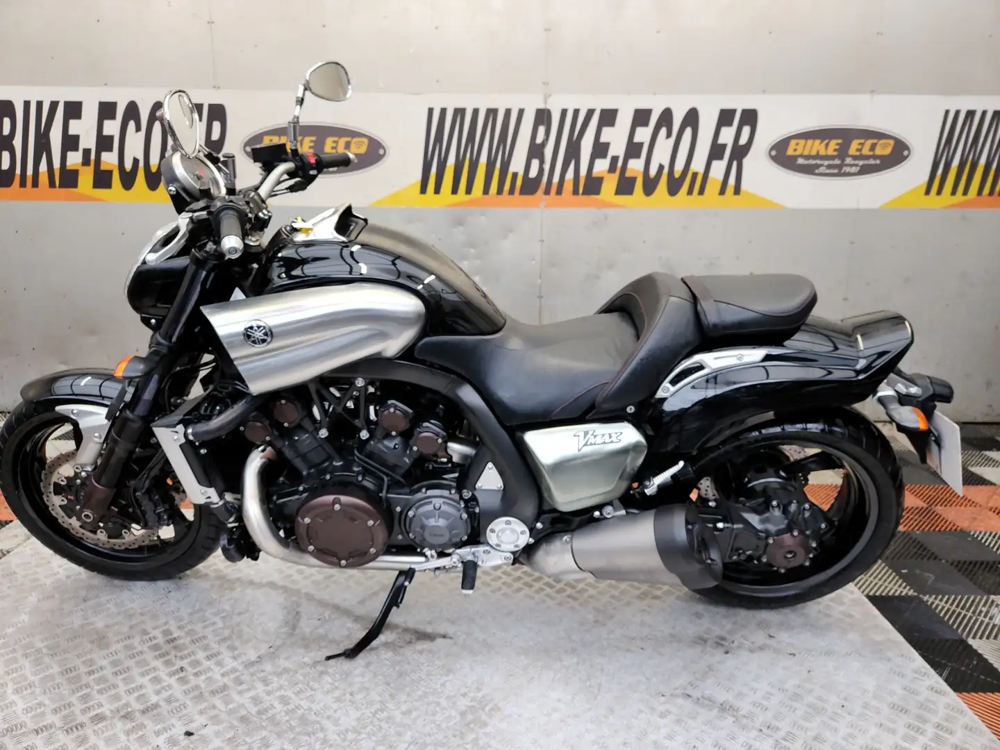 Yamaha Vmax Negru - 2