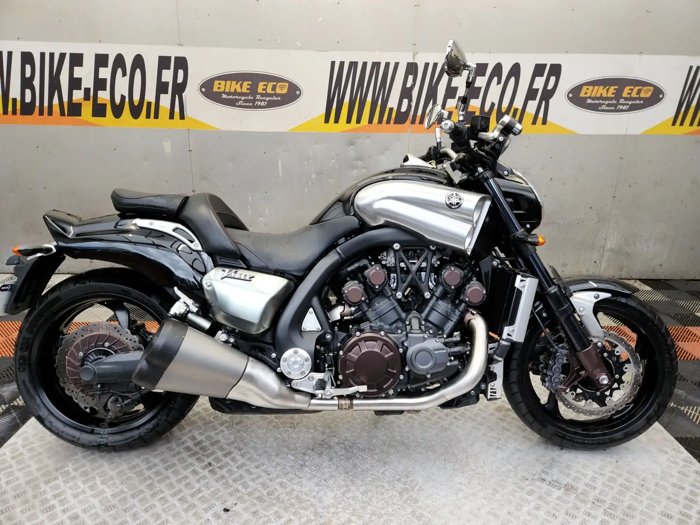 Yamaha Vmax Negru - 1