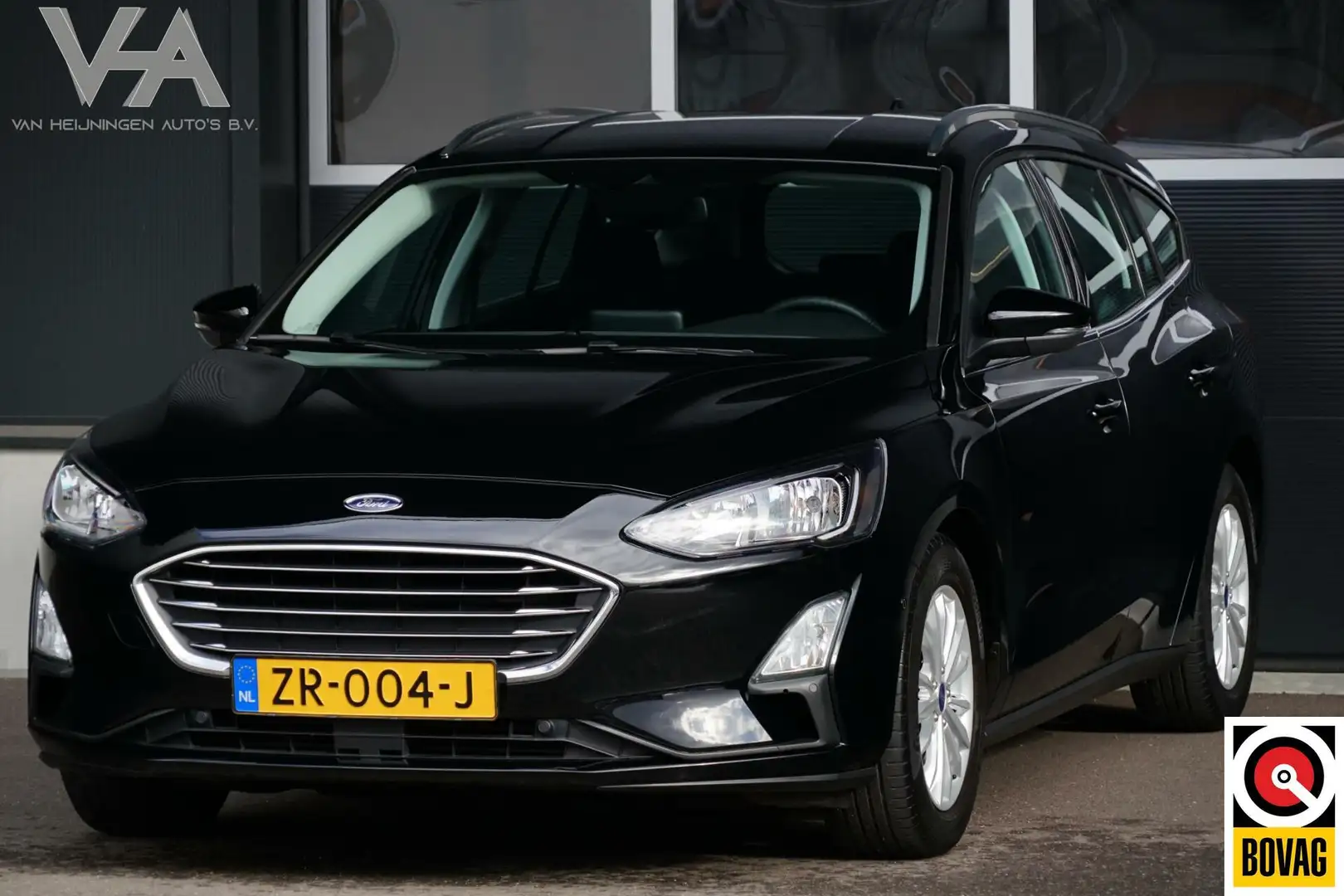 Ford Focus Wagon 1.0 EcoBoost Titanium Business, stoelverw. Zwart - 1