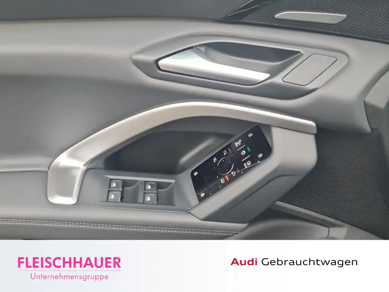 Audi Q5 2.0 SUV TFSI S-LINE quattro S tronic AHK+MATRIX 9