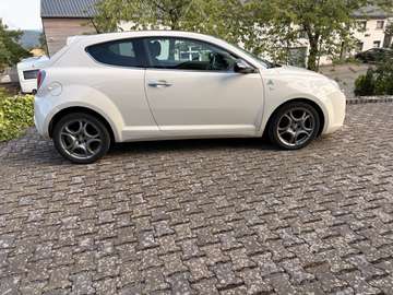 0.9 8V Twinair Turismo, TÜV 06/28 Navi Winterräder