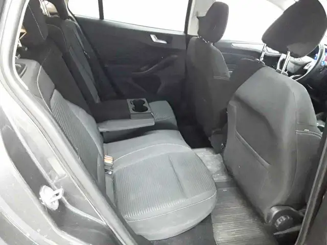 Ford Focus view 14