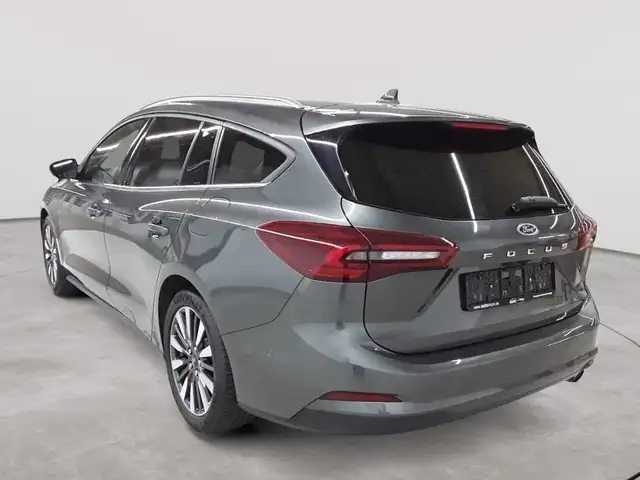 Ford Focus view 5