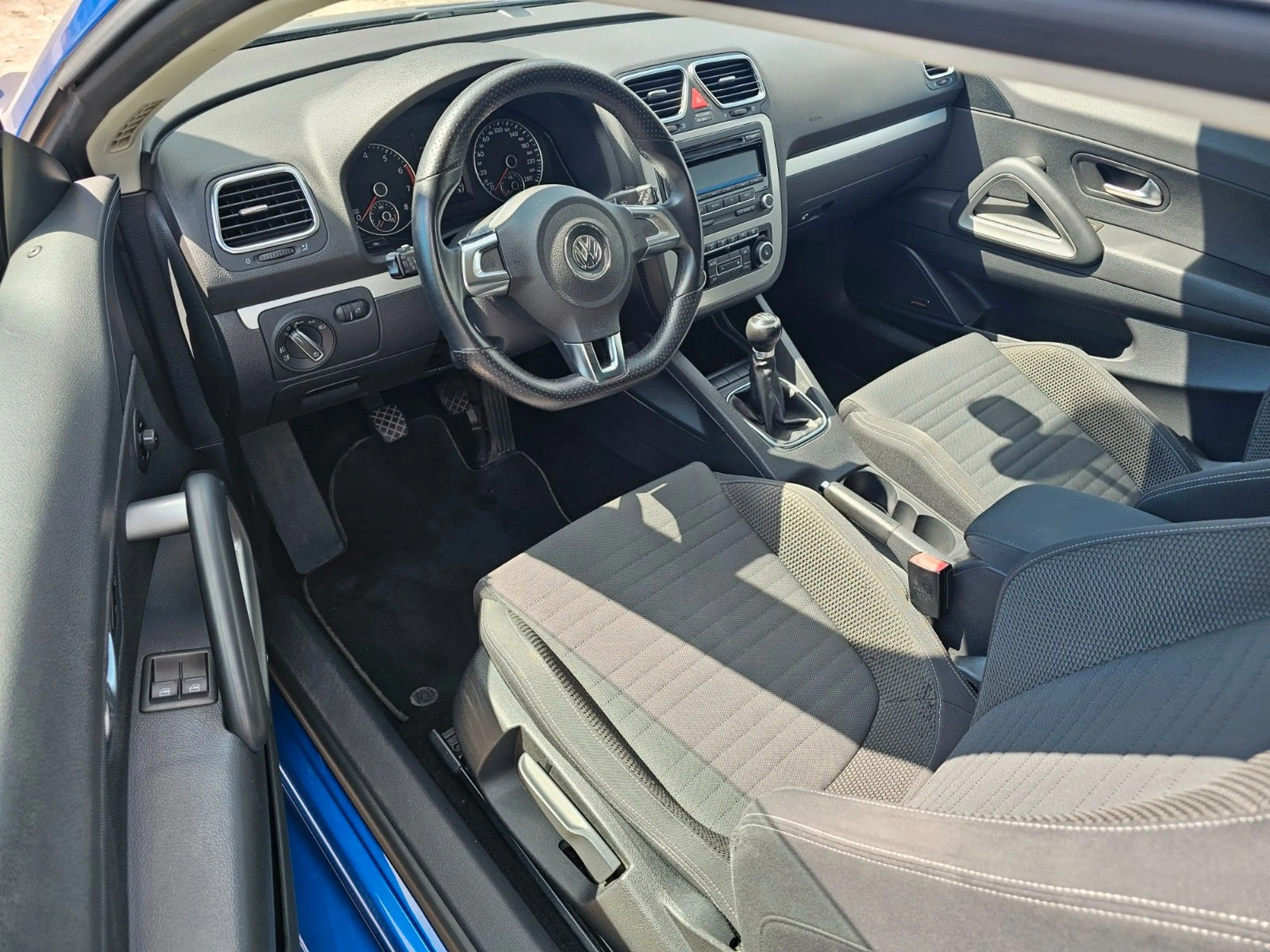Volkswagen Scirocco 1.4 TSI 118 kW Xenon Dynaudio 1.Hand — photo 5