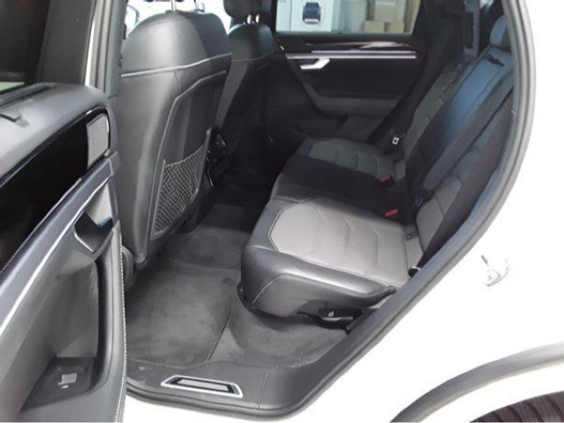 Volkswagen Touareg 3.0 TDI tiptronic R-Line 4Motion Navi Pa — photo 5