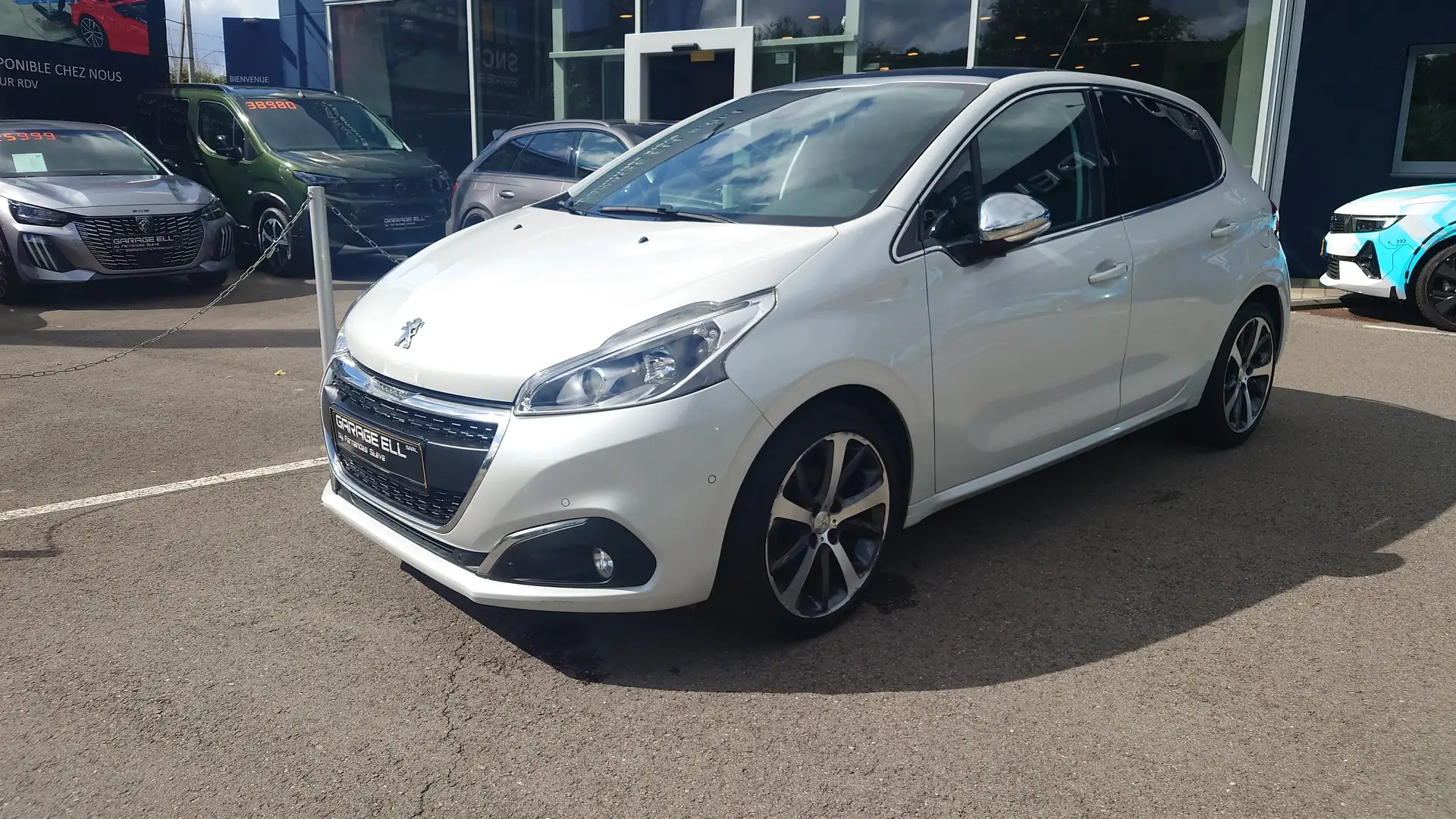 Peugeot 208 208 e-HDi 115 Stop Blanc - 1