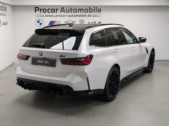 BMW M3 view 4