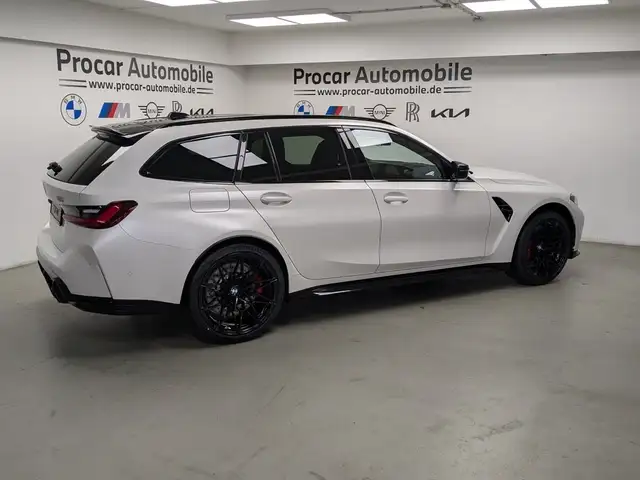 BMW M3 view 5