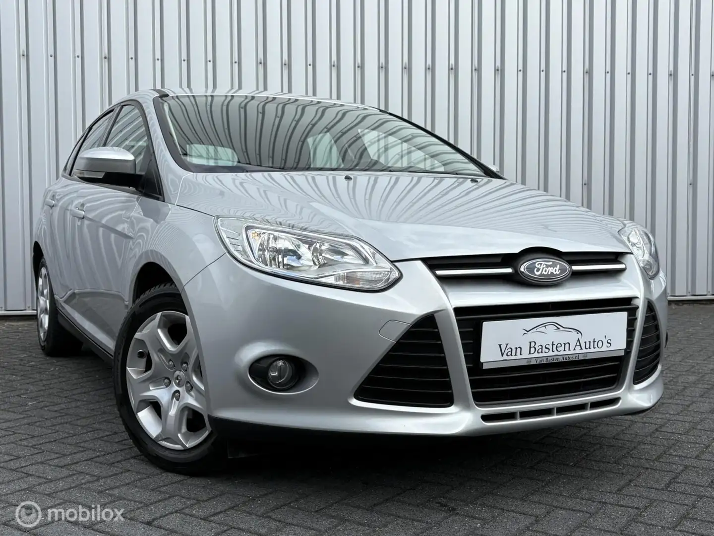 Ford Focus 1.6 TI-VCT Trend | Clima | PDC | 1 eig | 68dkm | 2 Grijs - 1