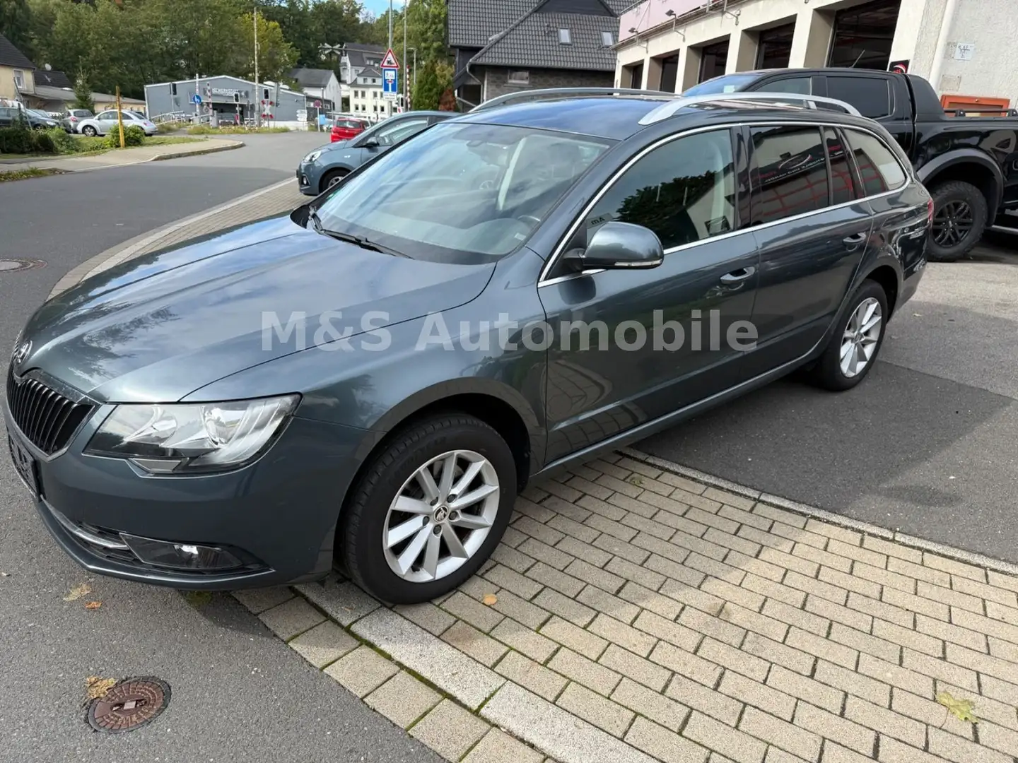 Skoda Superb Combi Ambition 1.Hand,PDC,SHZ,Klimaautoma Grau - 1