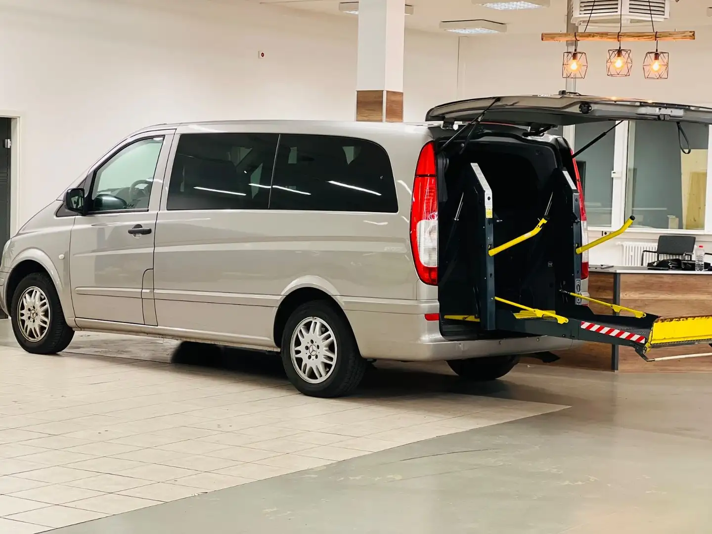 Mercedes-Benz Vito Behindertengerecht-Rampe Selbstfahrer Zlatna - 2