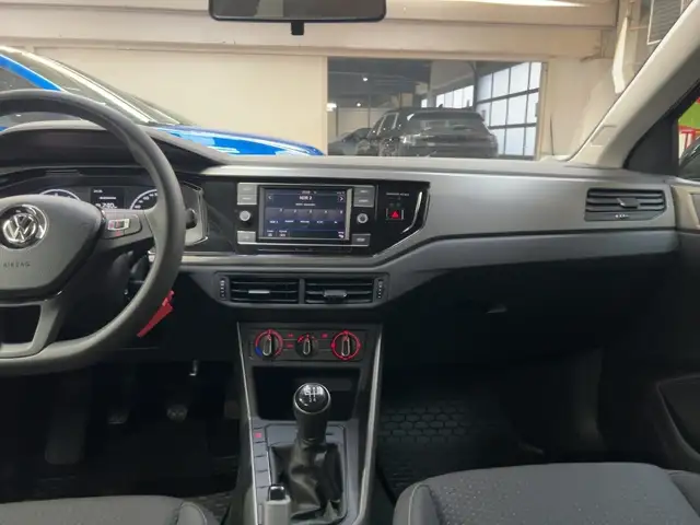 Volkswagen Polo view 12