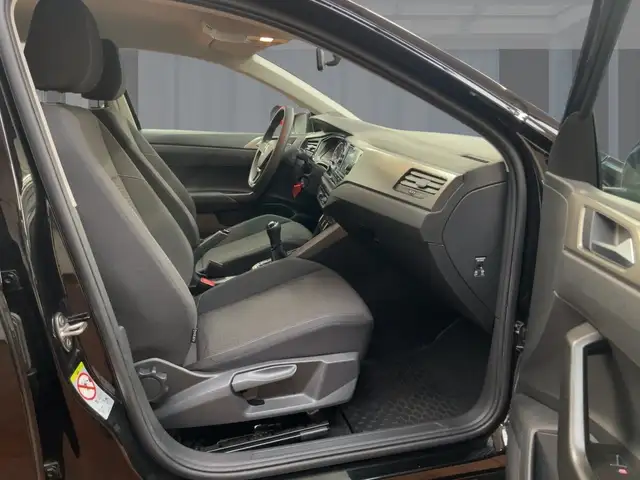 Volkswagen Polo view 8