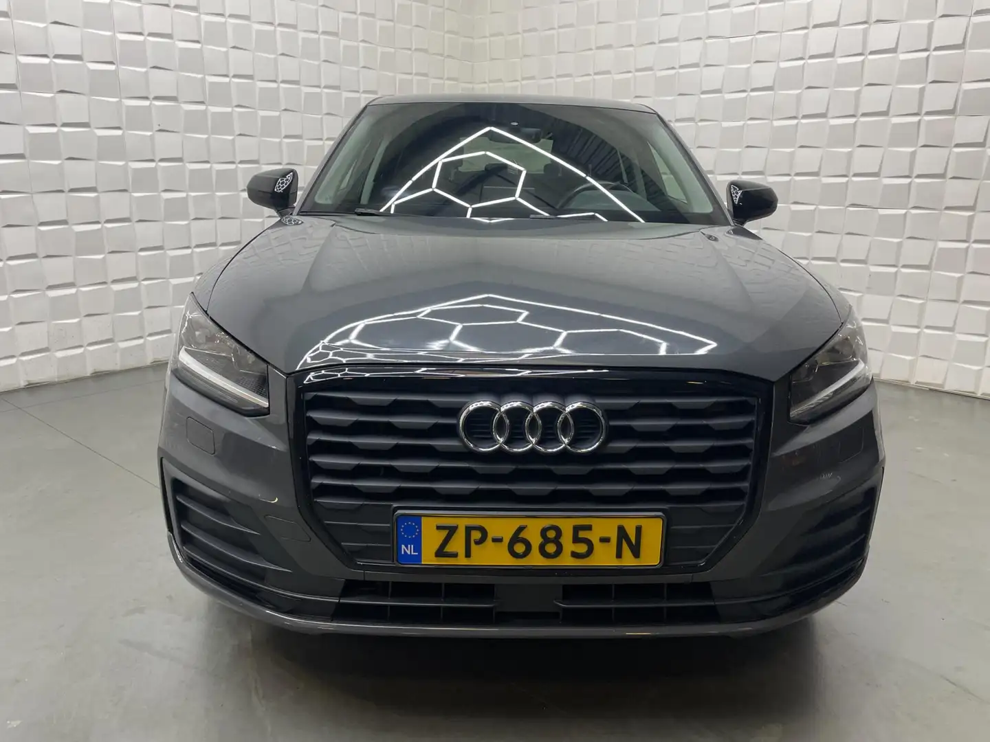 Audi Q2 1.0 TFSI AUTOMAAT PDC NAVI STOELVERWARMING Šedá - 2