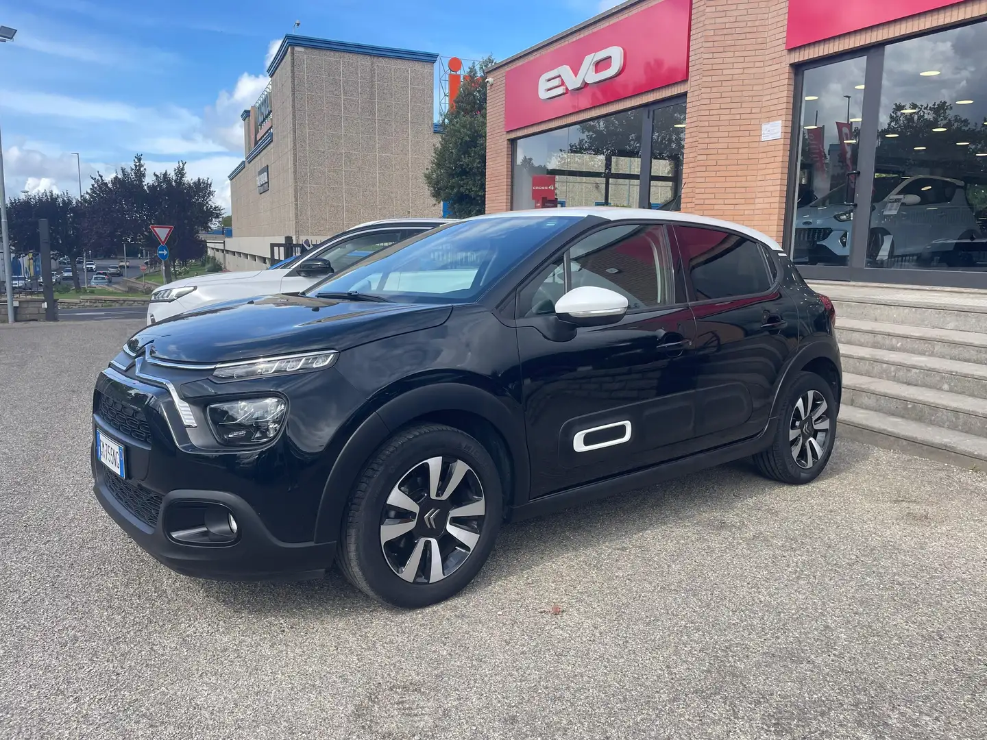 Citroen C3 C3 III 2017 1.2 puretech Shine s Noir - 2