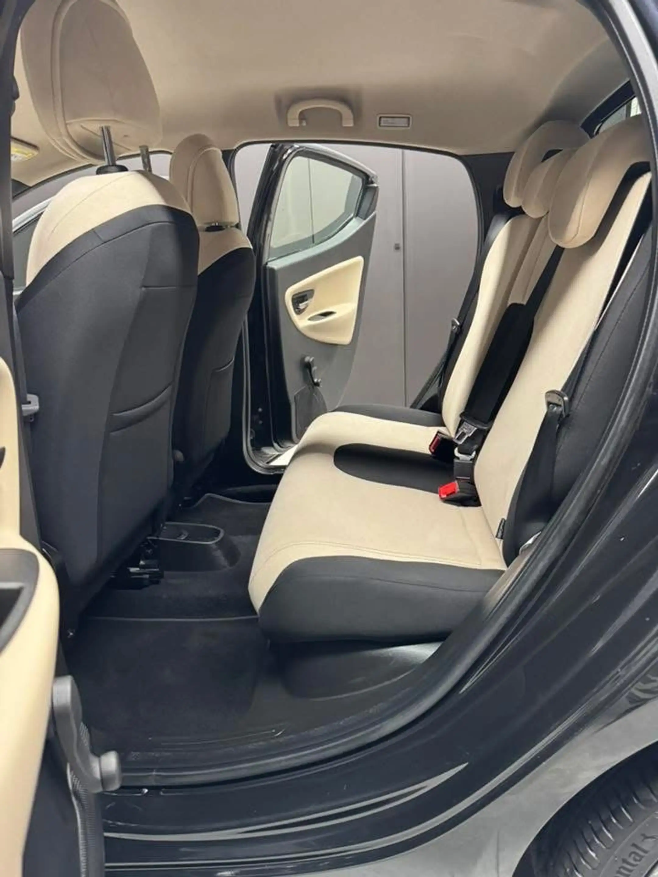 Lancia Ypsilon Ypsilon 1.2i **12 mois de garantie** — photo 15