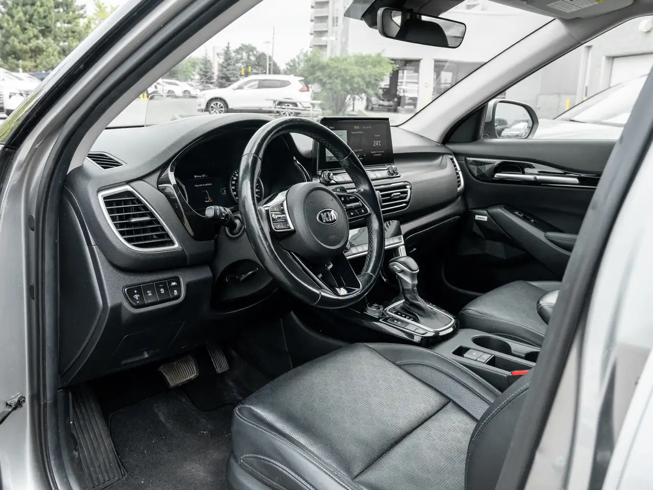 Kia Seltos снимка Kia Seltos