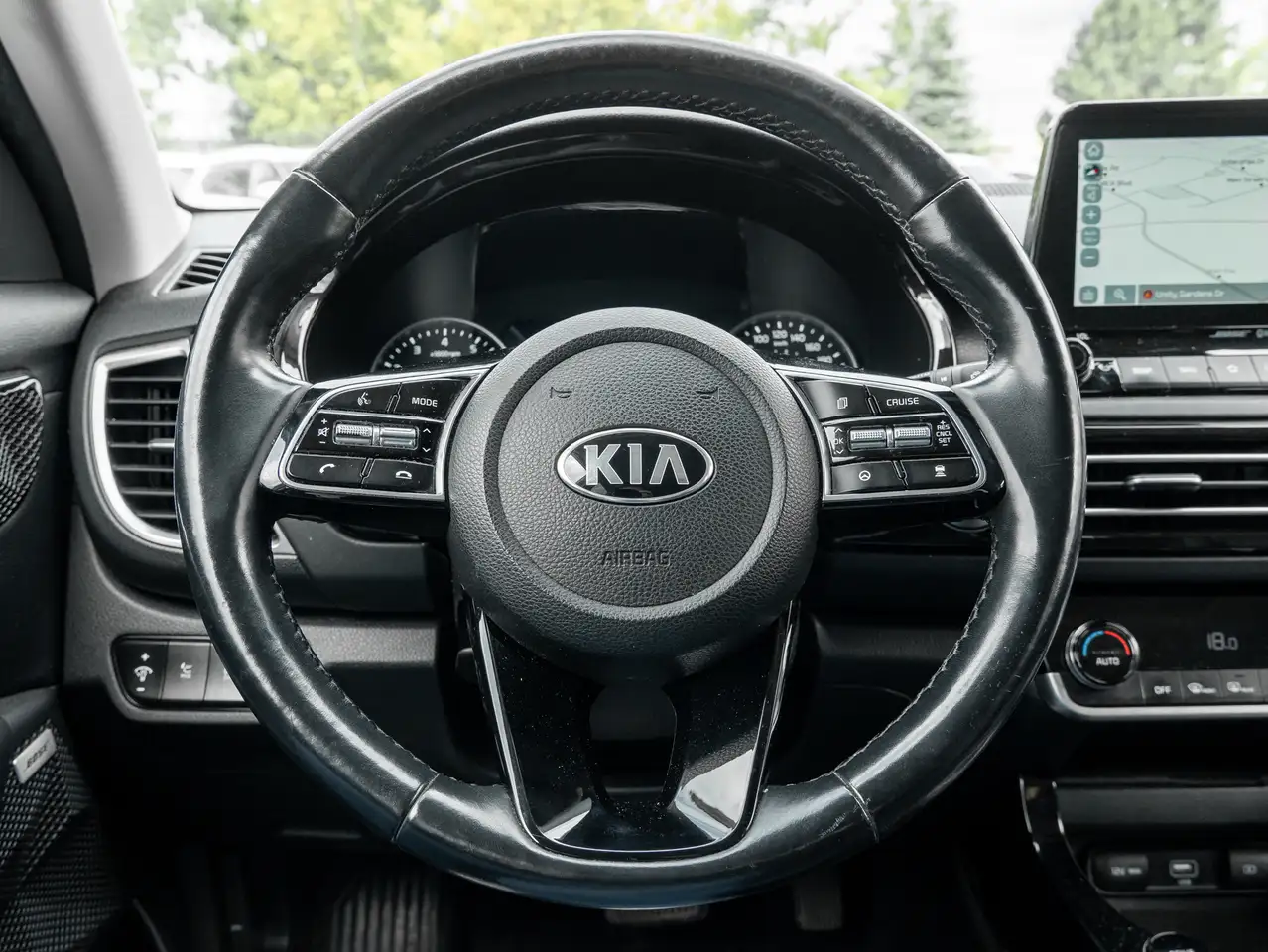 Kia Seltos снимка Kia Seltos