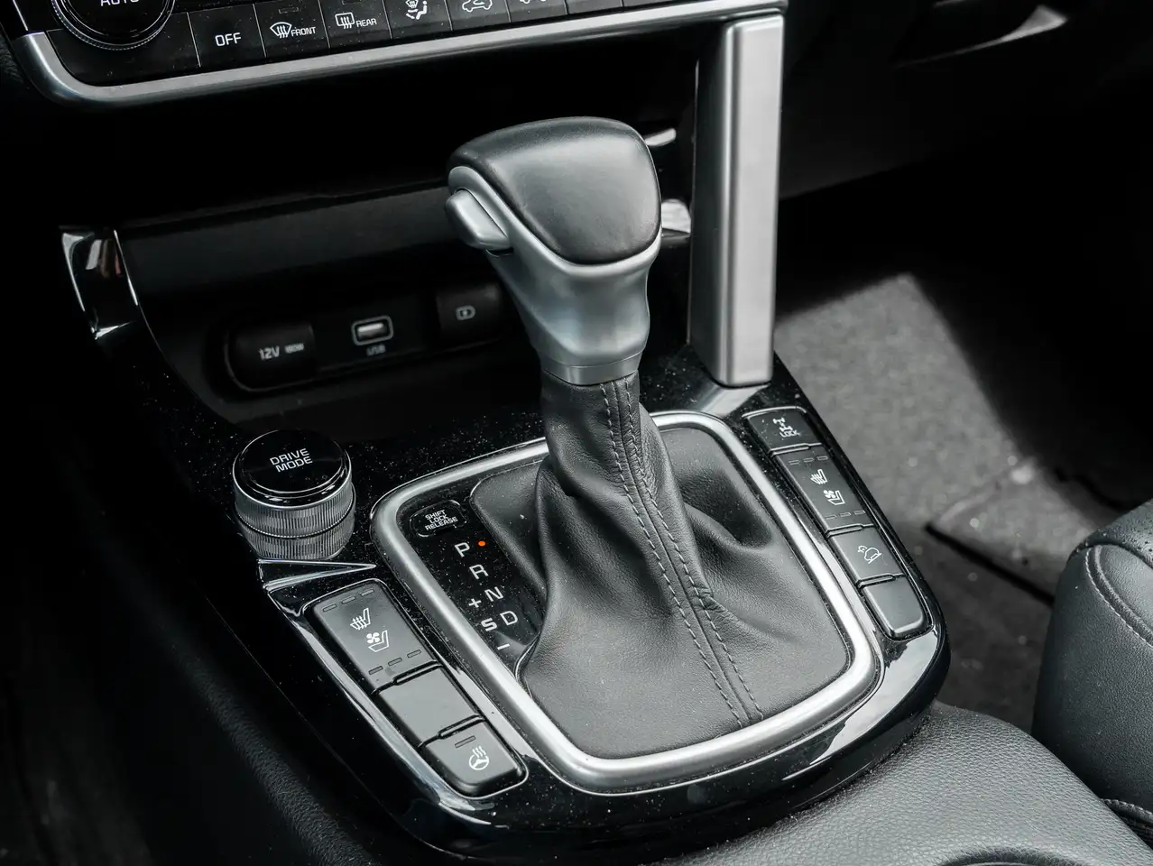 Kia Seltos снимка Kia Seltos