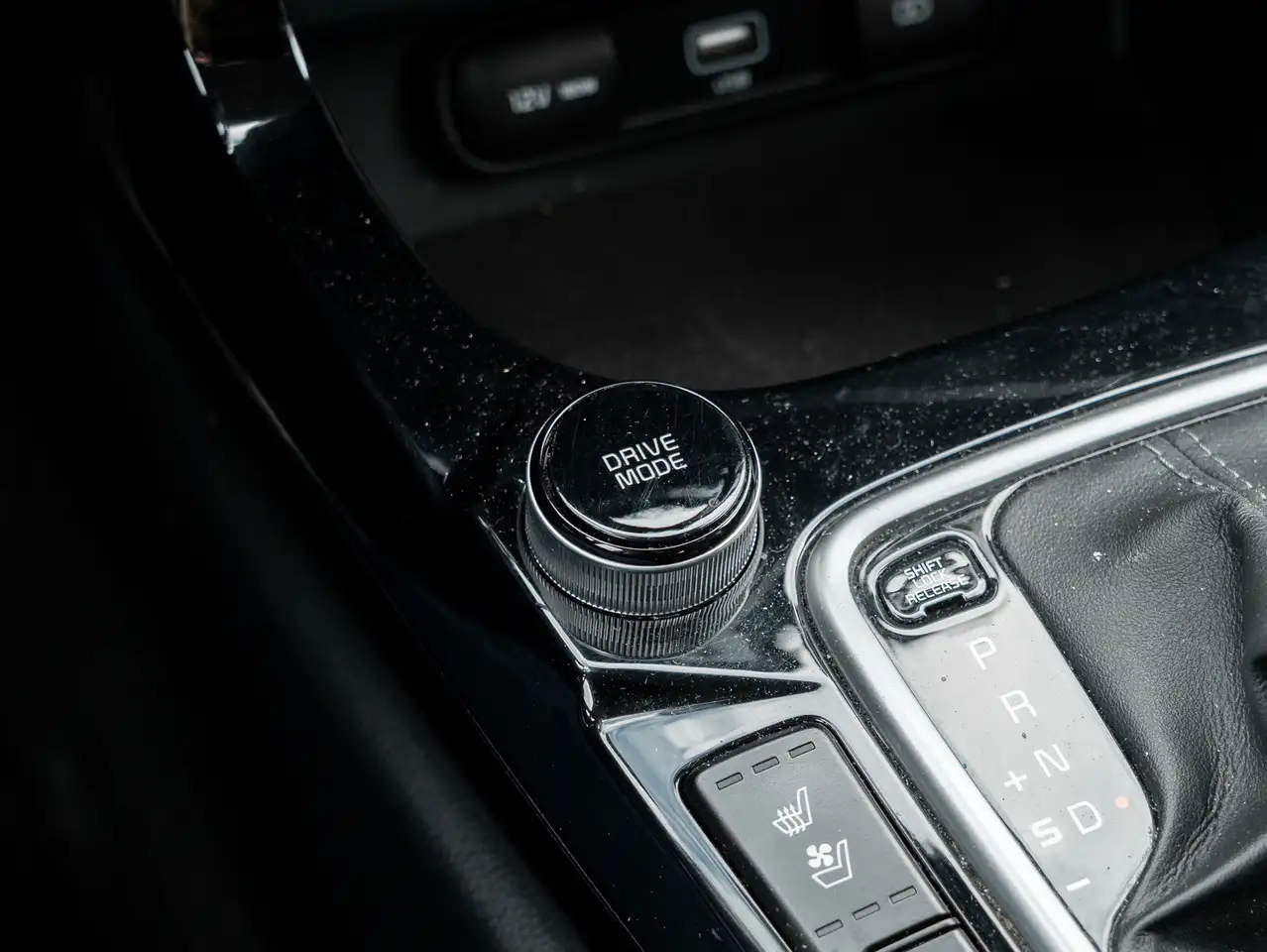 Kia Seltos снимка Kia Seltos