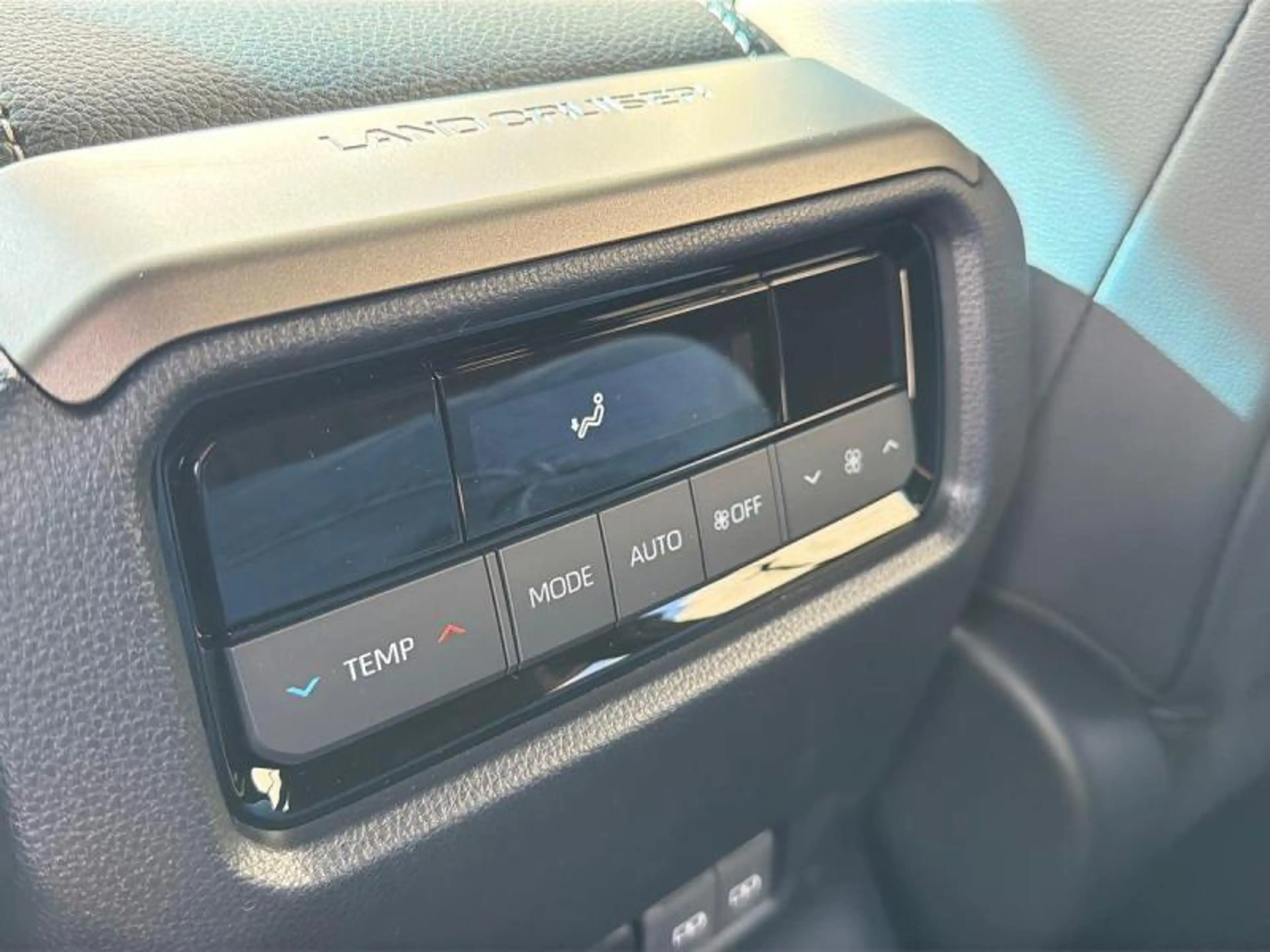 Toyota Land Cruiser VX 72851 + BTW — photo 9