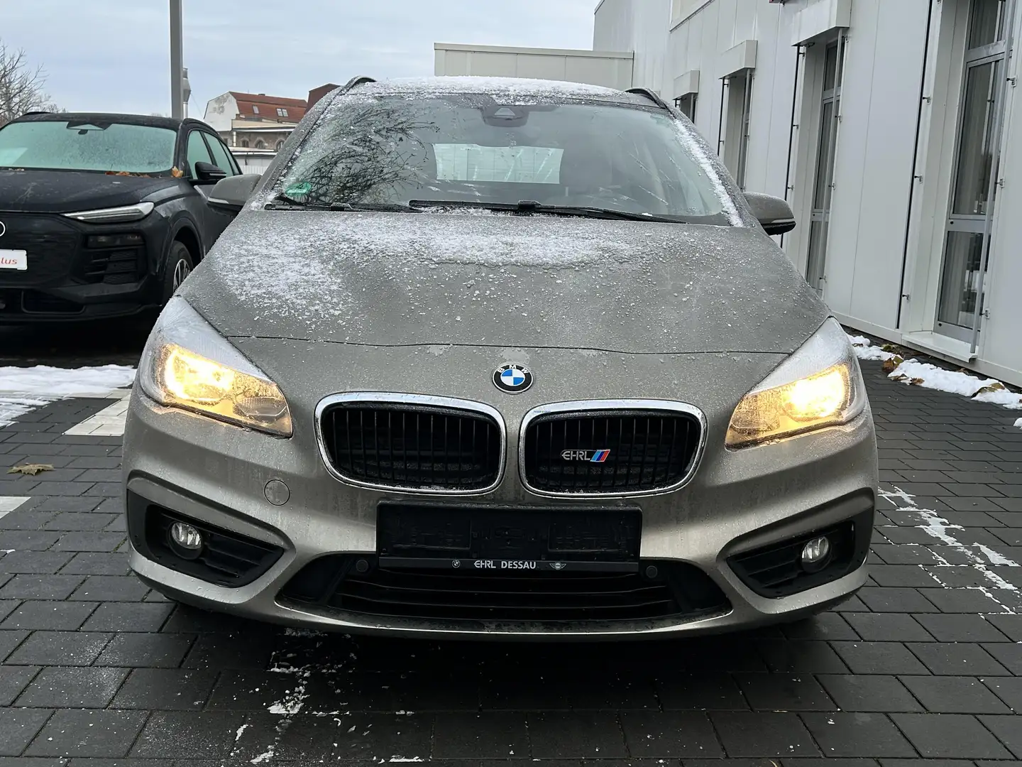 BMW 218 i Active Tourer Advantage SHZ/PDC/Bluetooth Silber - 2