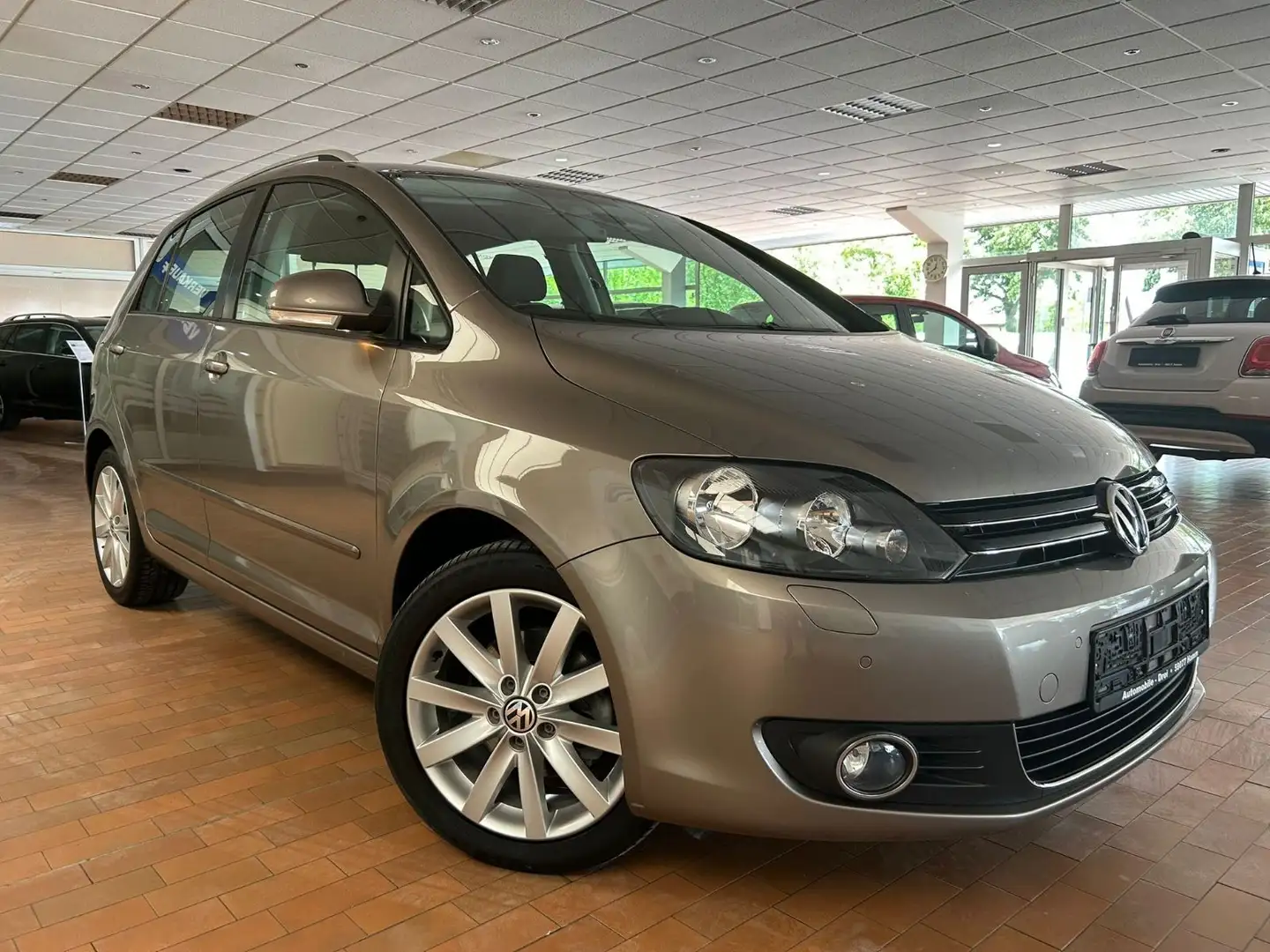 Volkswagen Golf Plus VI Highline*GARANTIE*1.HAND* Brun - 2