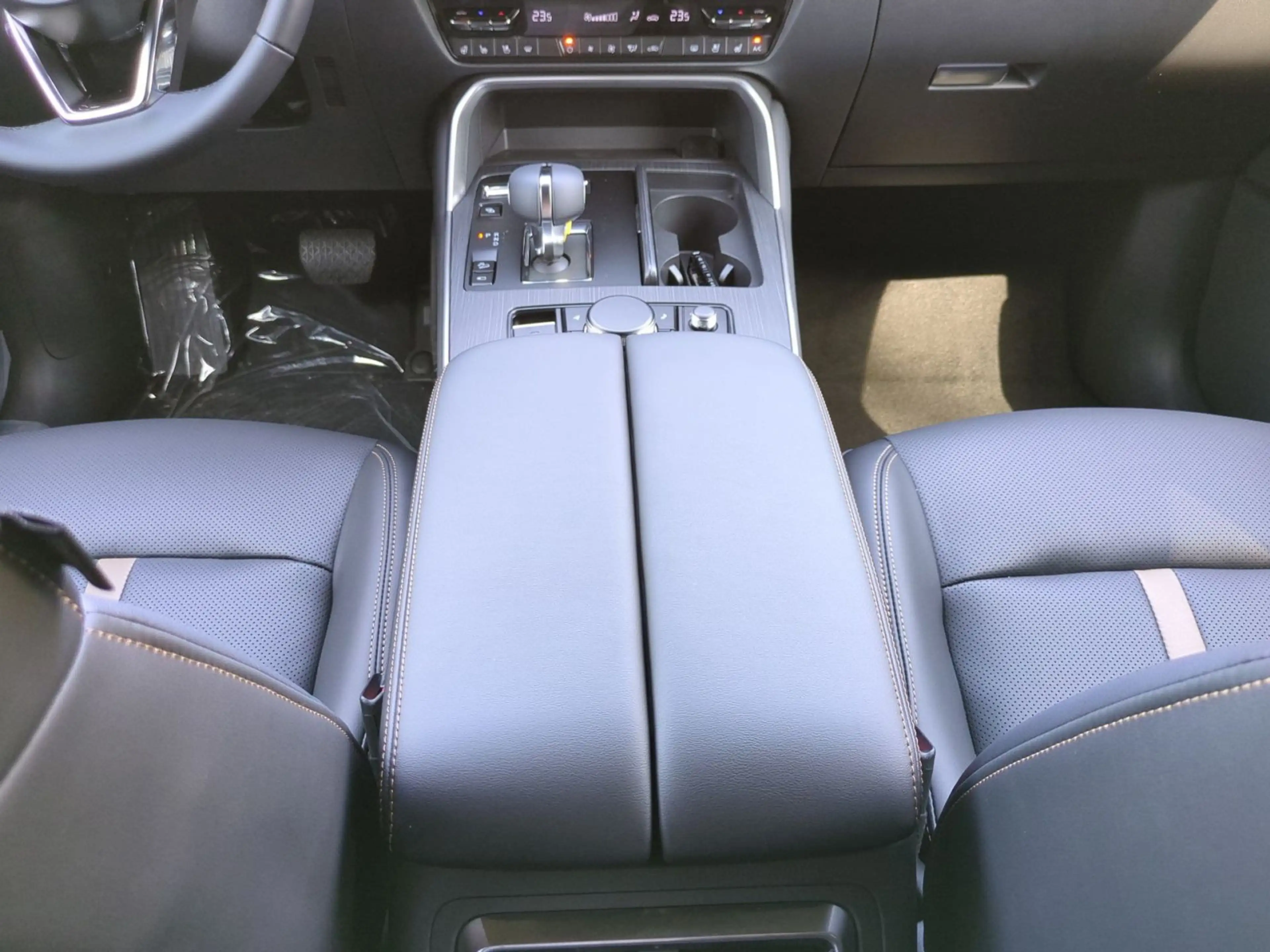 Mazda CX-60 Mazda CX-60 5WGN 2.5L e-SKYACTIV PHEV 327ps 8AT — photo 15