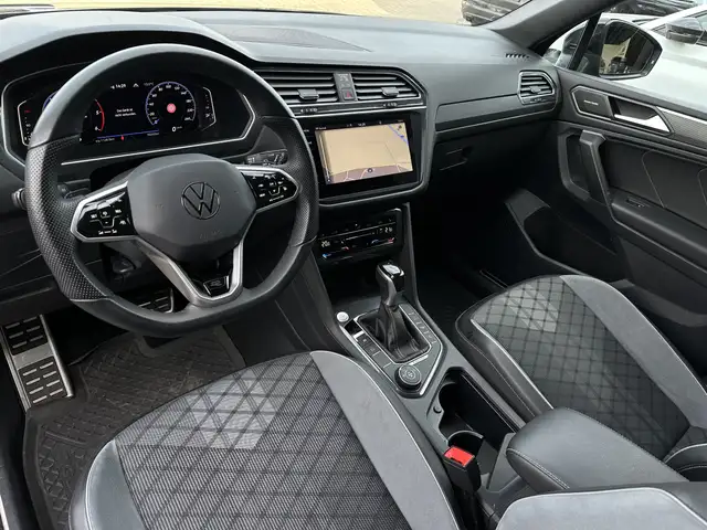 Volkswagen Tiguan Allspace view 9