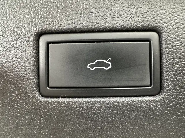Volkswagen Tiguan Allspace view 8