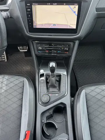 Volkswagen Tiguan Allspace view 14
