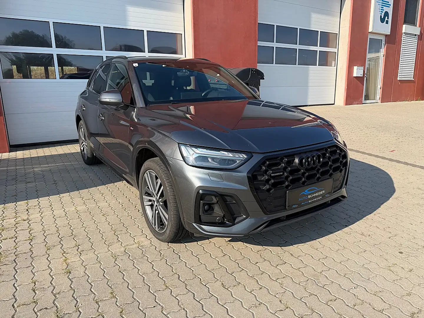 Audi Q5 50 TFSI e PHEV quattro S-line Grau - 1
