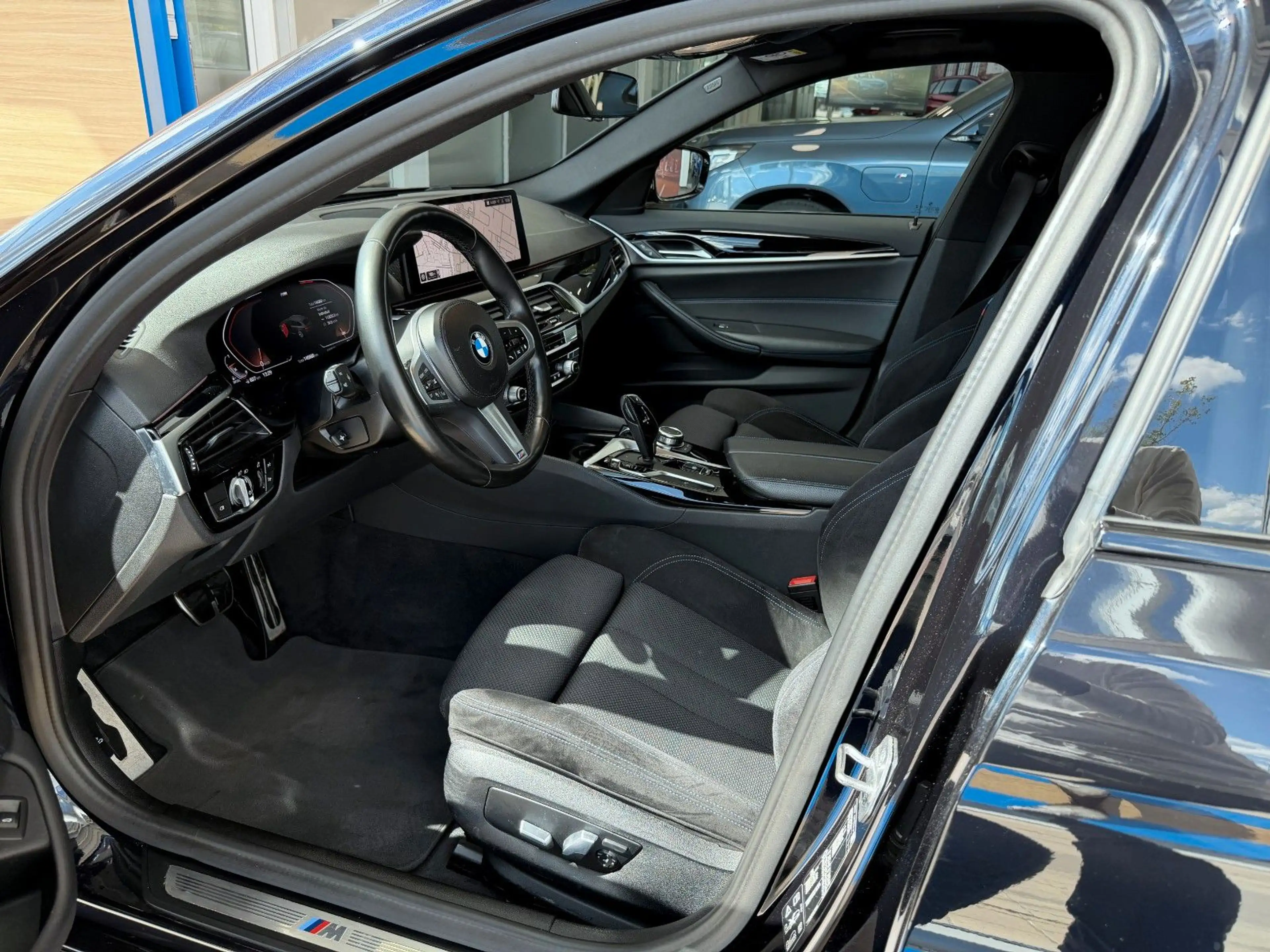BMW 540 d xDrive Touring M Sport Panorama Memory ACC — photo 9
