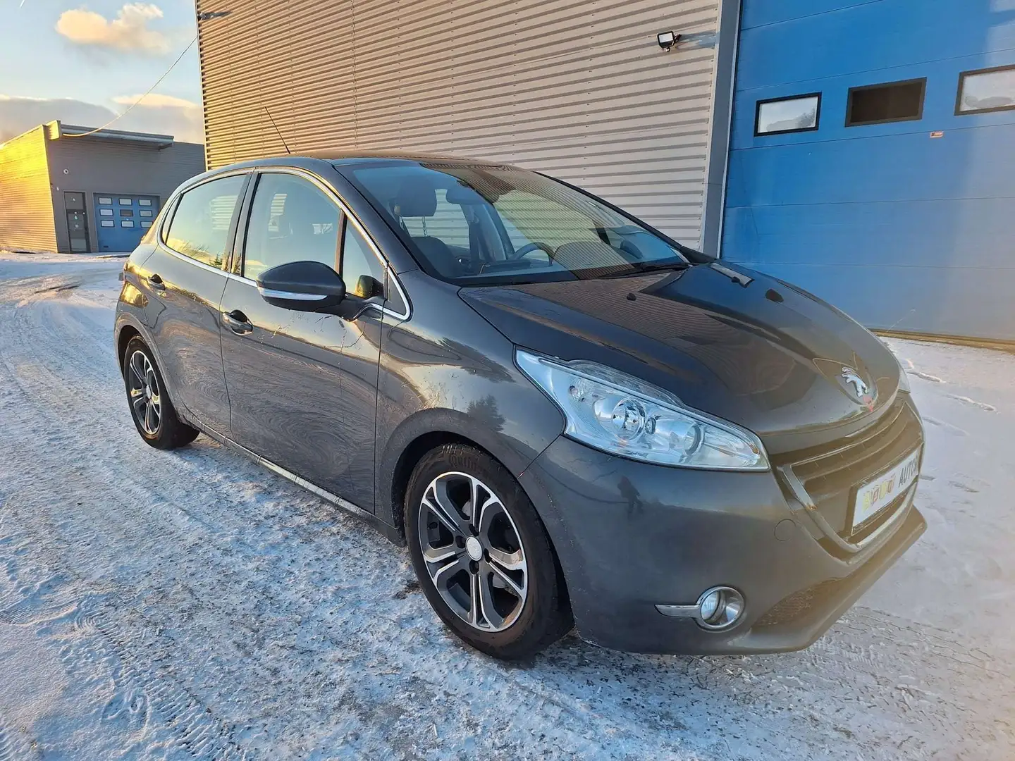 Peugeot 208 1.6 e-HDi 92ch Feline Gris - 1