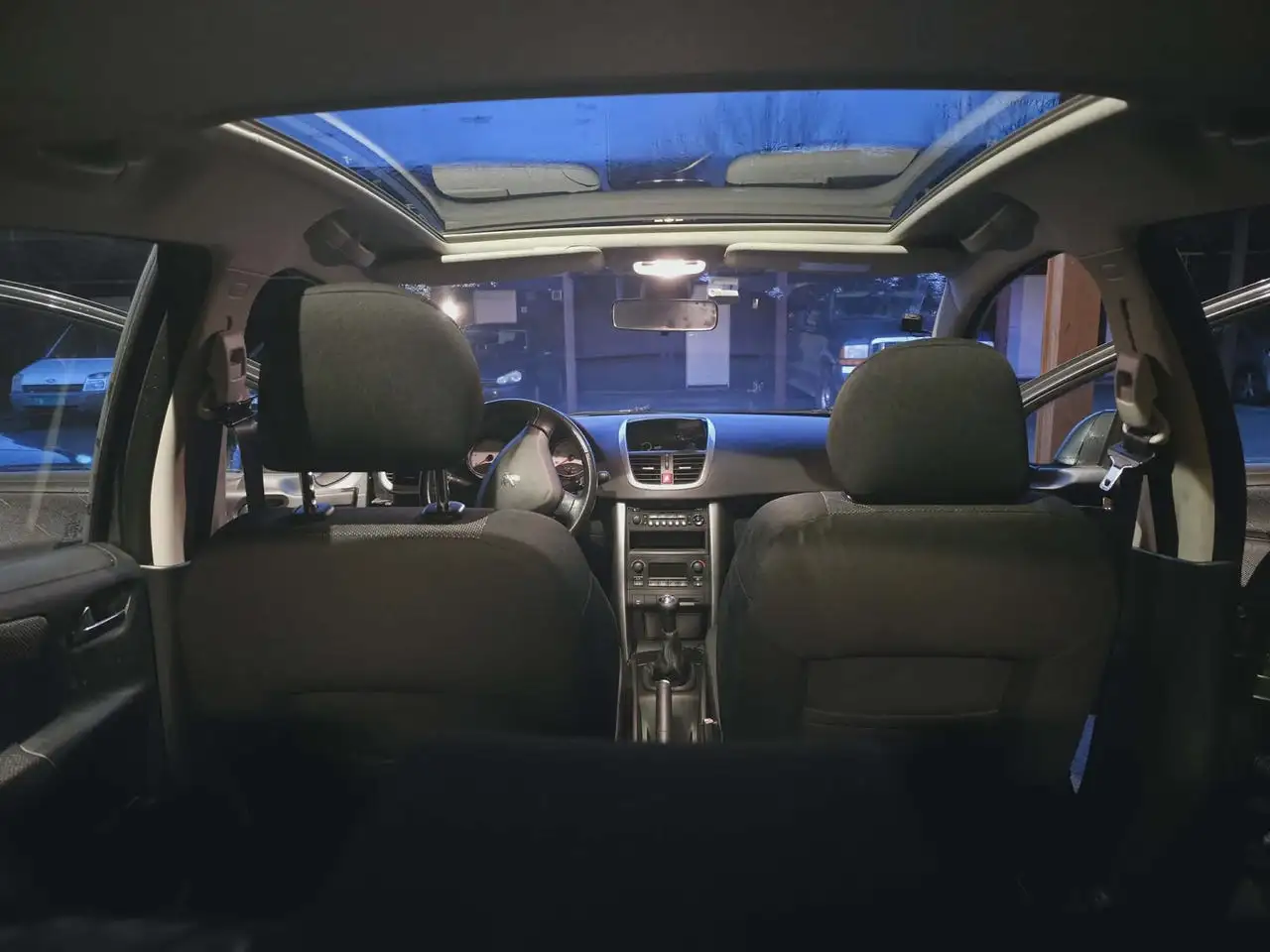 Peugeot 207 1.6 HDi 16V 90ch BLUE LION Navteq