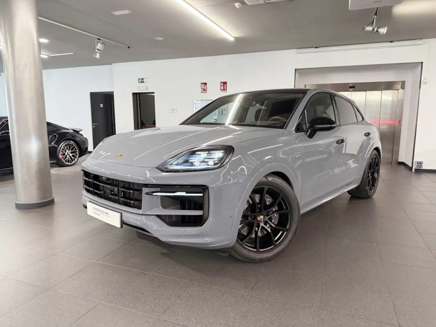 Porsche Cayenne Coupé E-Hybrid Aut. Gris - 1
