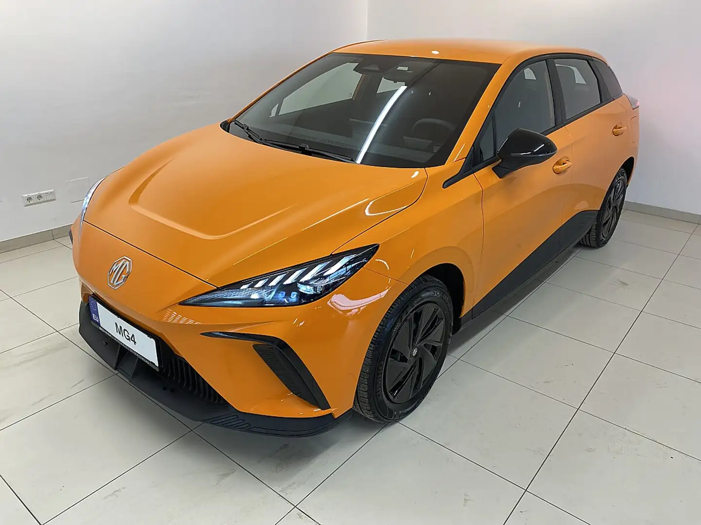 MG MG4 EV 64 kWh Luxury Orange - 1