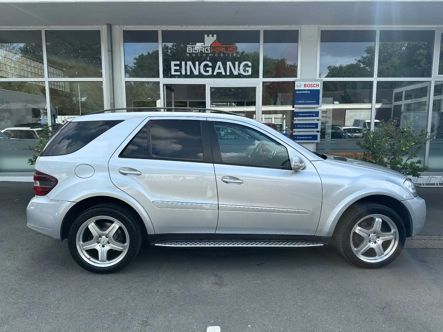 Mercedes-Benz ML 320 CDI AMG/4M/XENON/LEDER/1HD/3,5T/AIRMATIC Silber - 2