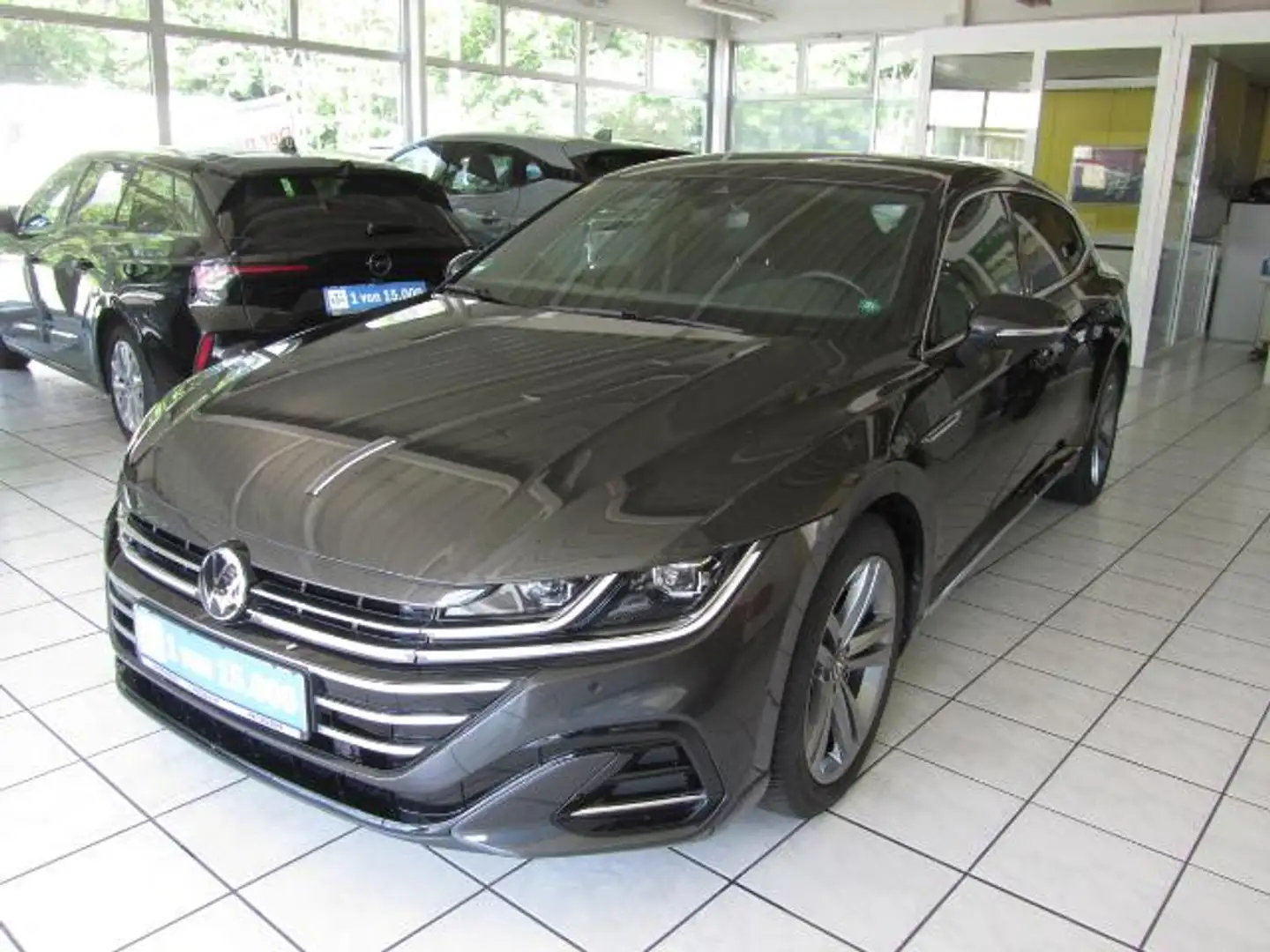 Volkswagen Arteon Shooting Brake 2.0 TDI R-Line (EURO 6d) Grijs - 1